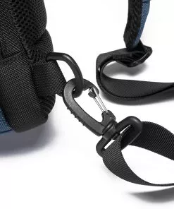 תיק צד נגד גניבות עמיד במים עם נעילה TSA וכבל USB מובנה לטעינה ניידים יוניסקס צבע כחול מבית המותג BANGE