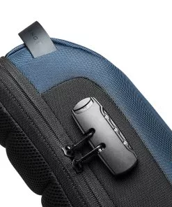 תיק צד נגד גניבות עמיד במים עם נעילה TSA וכבל USB מובנה לטעינה ניידים יוניסקס צבע כחול מבית המותג BANGE