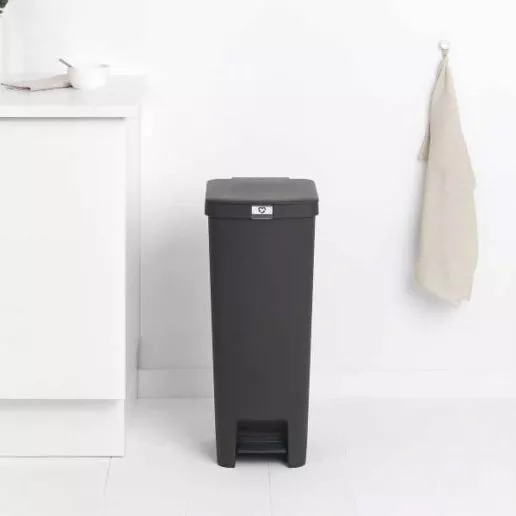 פח הפרדה StepUp פדל 40 ליטר פלסטיק, אפור כהה Brabantia