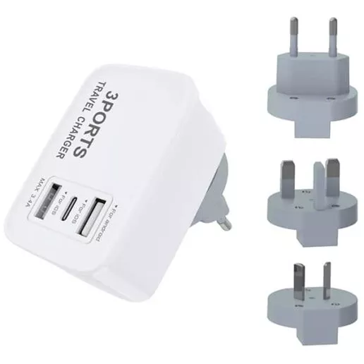 ערכת טעינה בינלאומית עם 2 שקעי הטענה USB ושקע Type-C מבית Charge-it