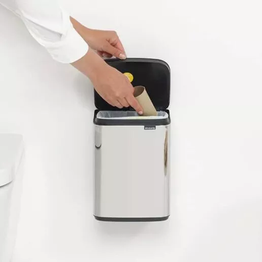 פח אשפה נתלה לשירותים BO ברבנטיה 4 ליטר, מבריק Brabantia