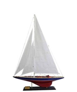 יאכטה מפרש לבן עבודת יד מעץ בצבע בורדו עם פס כחול 60x88 ס"מ