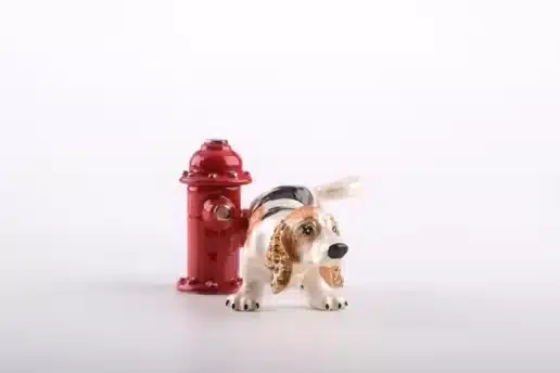 כלב משתין על ברז אש Dog Peeing on Fire Hydrant- קופסת תכשיטים Keren Kopal