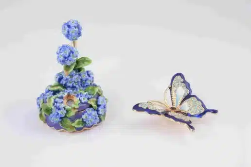 פרפר כחול על פרחים Blue Butterfly on Flowers- קופסת תכשיטים Keren Kopal