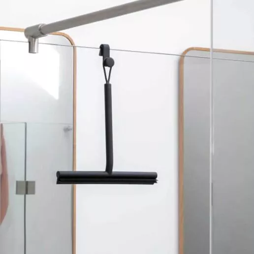 מגב למקלחון עם מתלה לדלת, אפור כהה Brabantia - ReNew